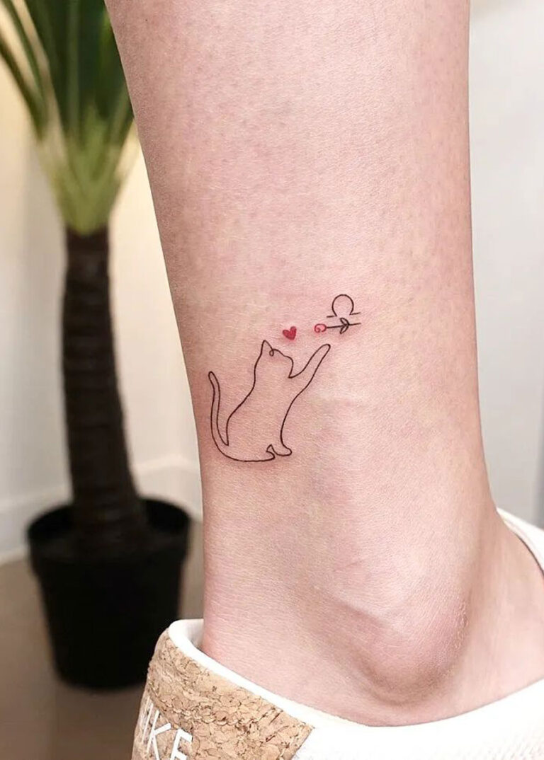 70 Ideas De TATUAJES DE GATOS Sencillos Siluetas Y Huellas