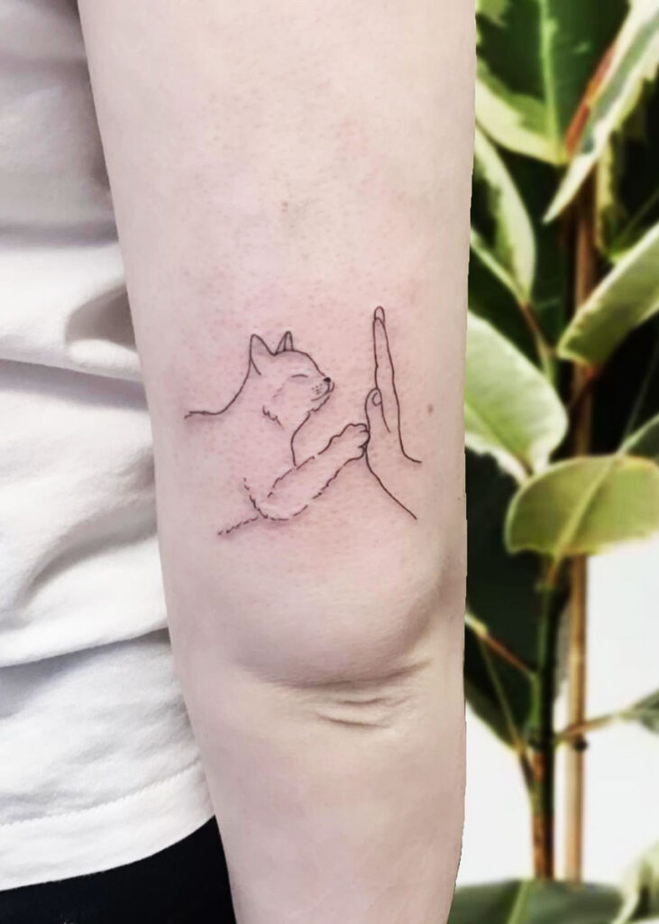 siluetas de gatos tatuajes