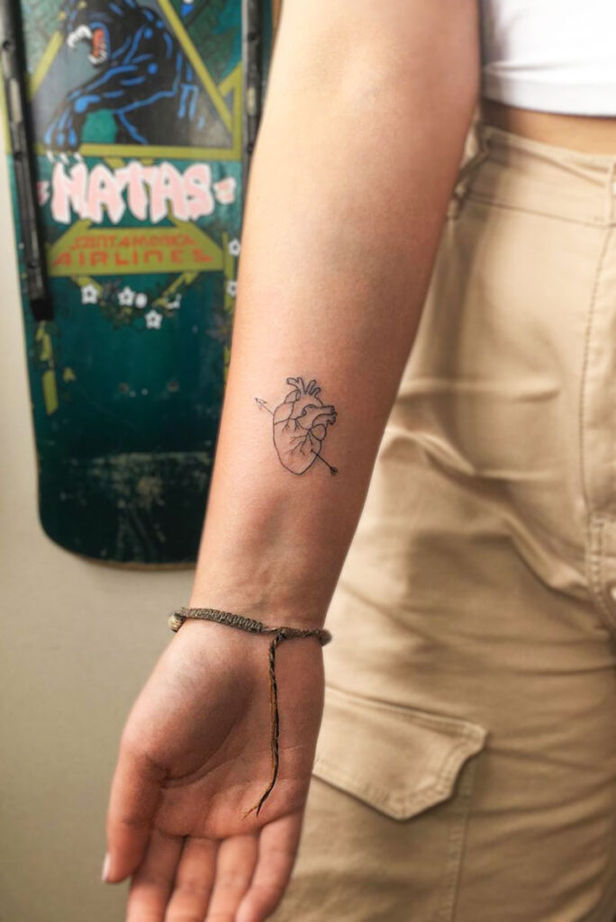 realista tattoo de corazon real