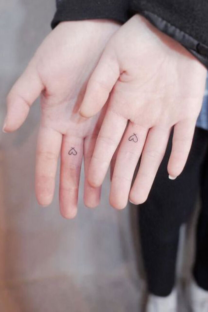 tatuajes de corazones para parejas